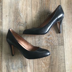 Corso Como black leather classic heels